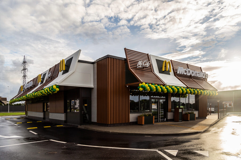 Nekilnojamojo turto bendrovės Baltic RED išvystytas ir valdomas komercinės paskirties pastatas McDonald's Islandijos pl. 30 Kaune